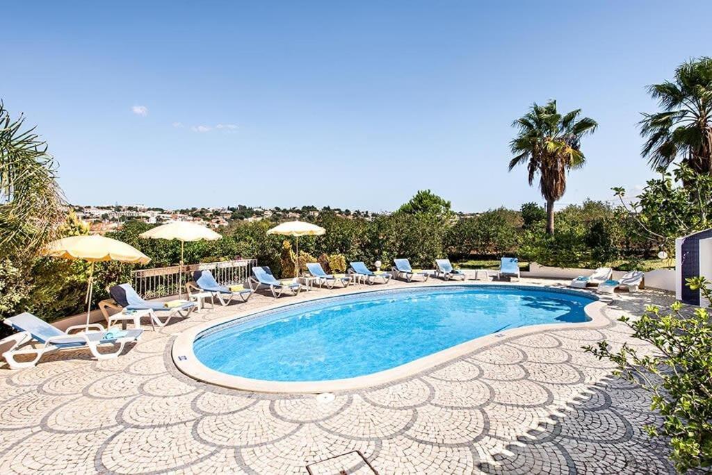 Villa Cabrita, Superb Location, Large Villa, Walk To Restaurants, Supermarkets Beach Guia  Esterno foto