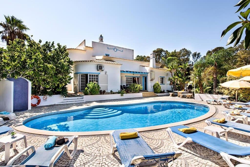 Villa Cabrita, Superb Location, Large Villa, Walk To Restaurants, Supermarkets Beach Guia  Esterno foto
